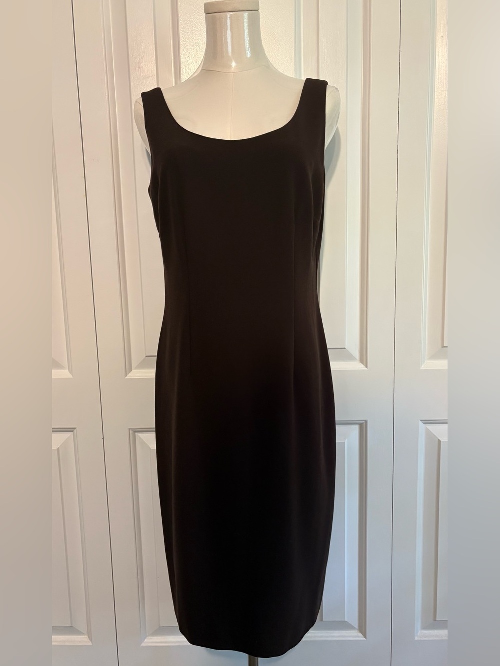 ELLEN TRACY, Classic Chocolate Brown Sleeveless Sheath Dress, Size 6